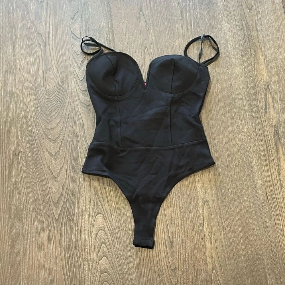NWOT Guess Los Angeles Black Corset Bodysuit V-Underwire Spaghetti Straps Sz S